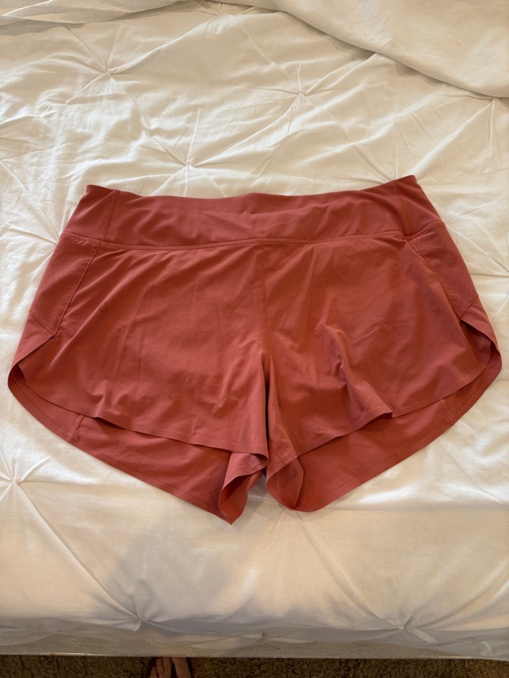 Athleta run with it 3.5 inseam Women's Rusty Athletic Shorts